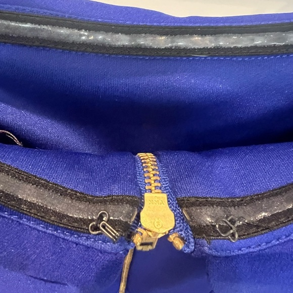 Bloomingdale exclusive Aqua brand off the shoulder Scuba Crepe Gown blue Sz 6 - Picture 9 of 11